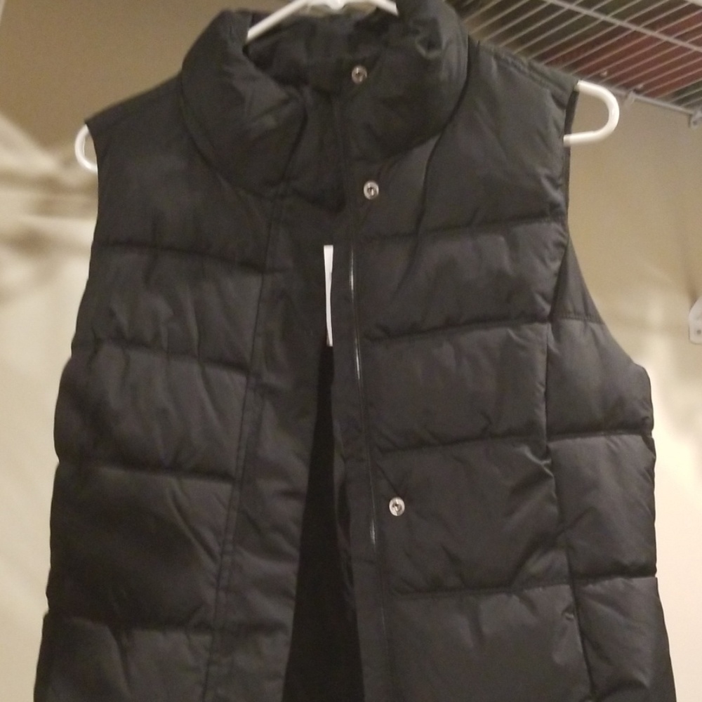 Black puffer vest